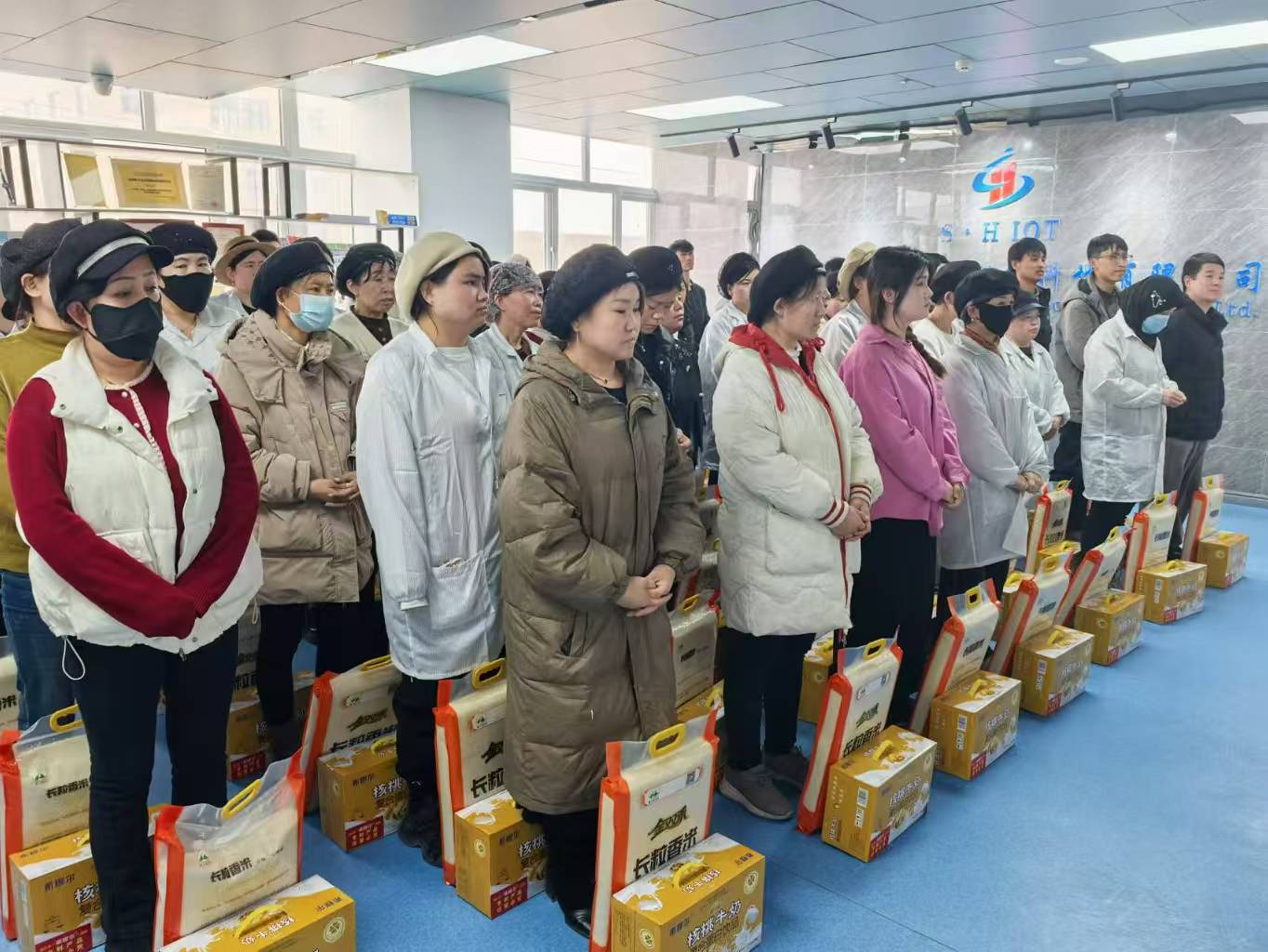 suncitygroup太阳集团官方网站集团宁夏分公司RFID智能卡工厂开斋送暖 共筑和谐企业家园